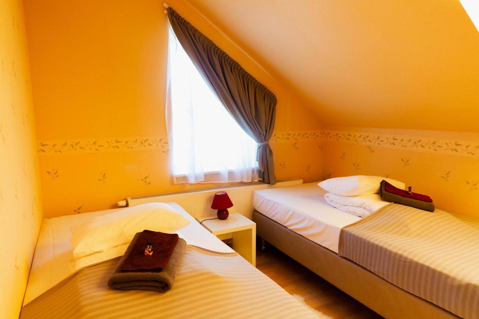 Konrad Family Guesthouse Kuressaare Eksteriør billede
